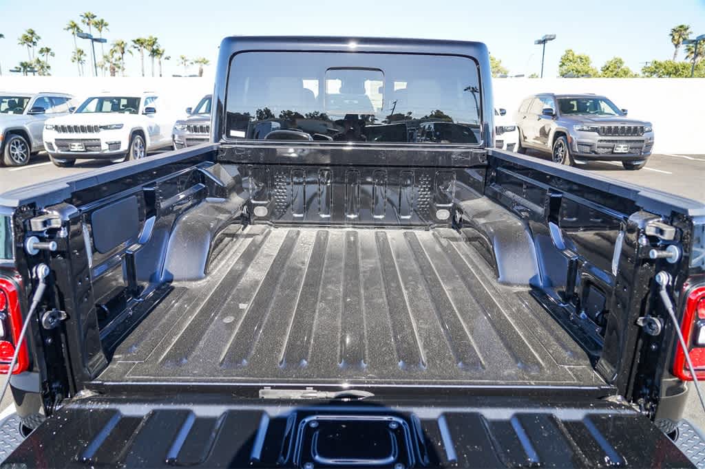 2025 Jeep Gladiator Sport photo 12