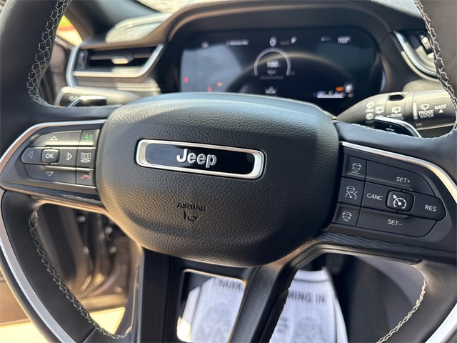 2024 Jeep Grand Cherokee Laredo Altitude X photo 25
