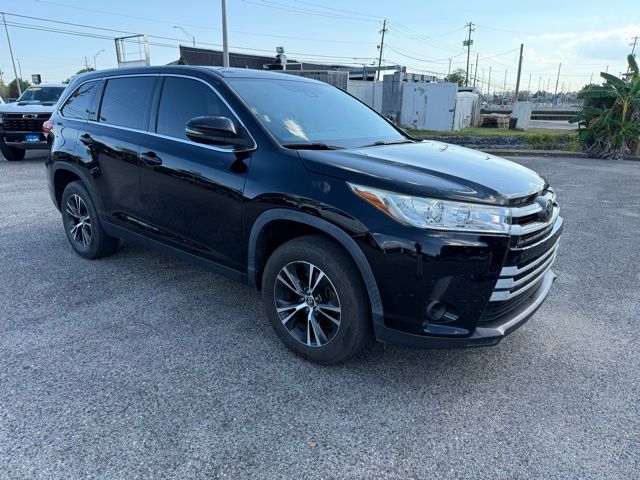 2019 Toyota Highlander LE Plus photo 7