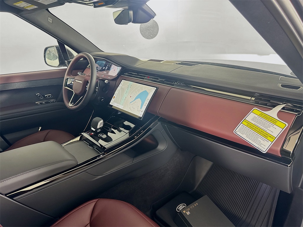 2025 Land Rover Range Rover Sport SE photo 25
