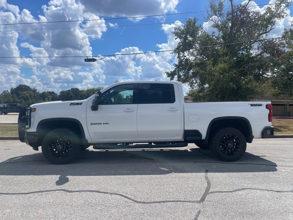 2025 Chevrolet Silverado 2500HD LTZ photo 3