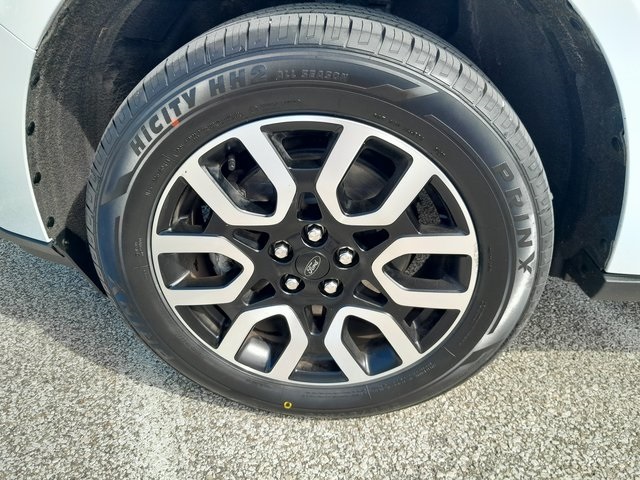 2023 Ford Maverick Lariat photo 9
