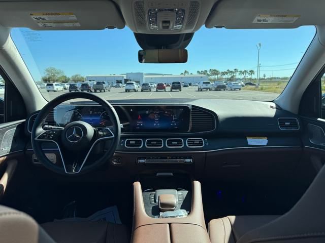 2024 Mercedes Benz GLS 450 4MATIC photo 3