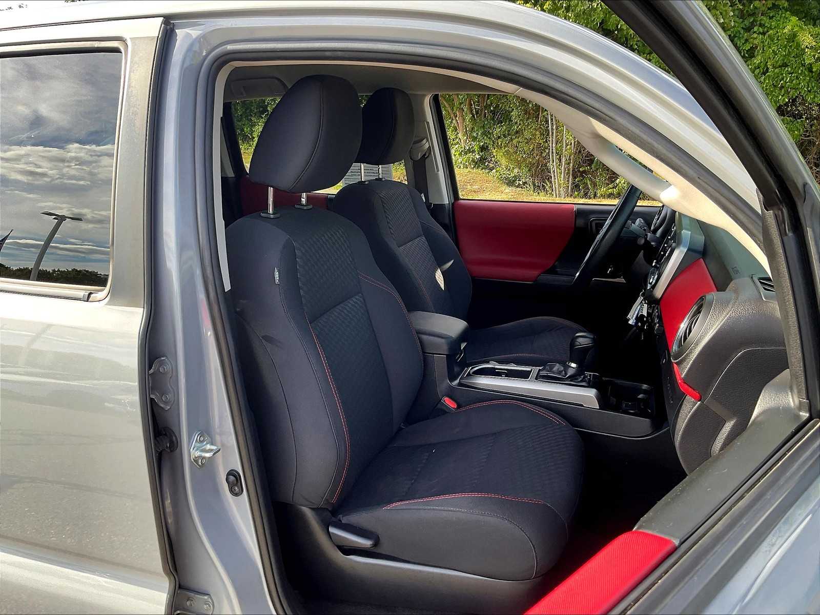 2021 Toyota Tacoma SR5 photo 11