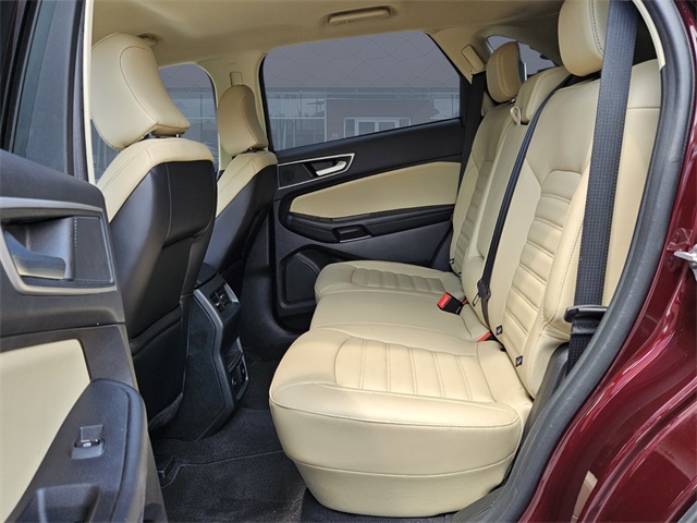 2024 Ford Edge SEL photo 4