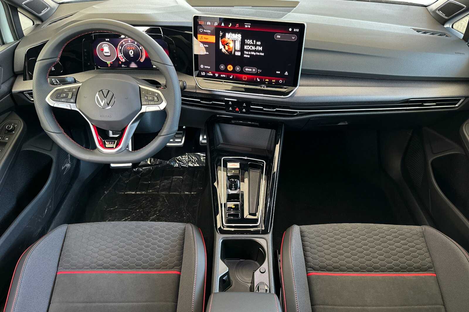 2025 Volkswagen Golf GTI SE photo 13