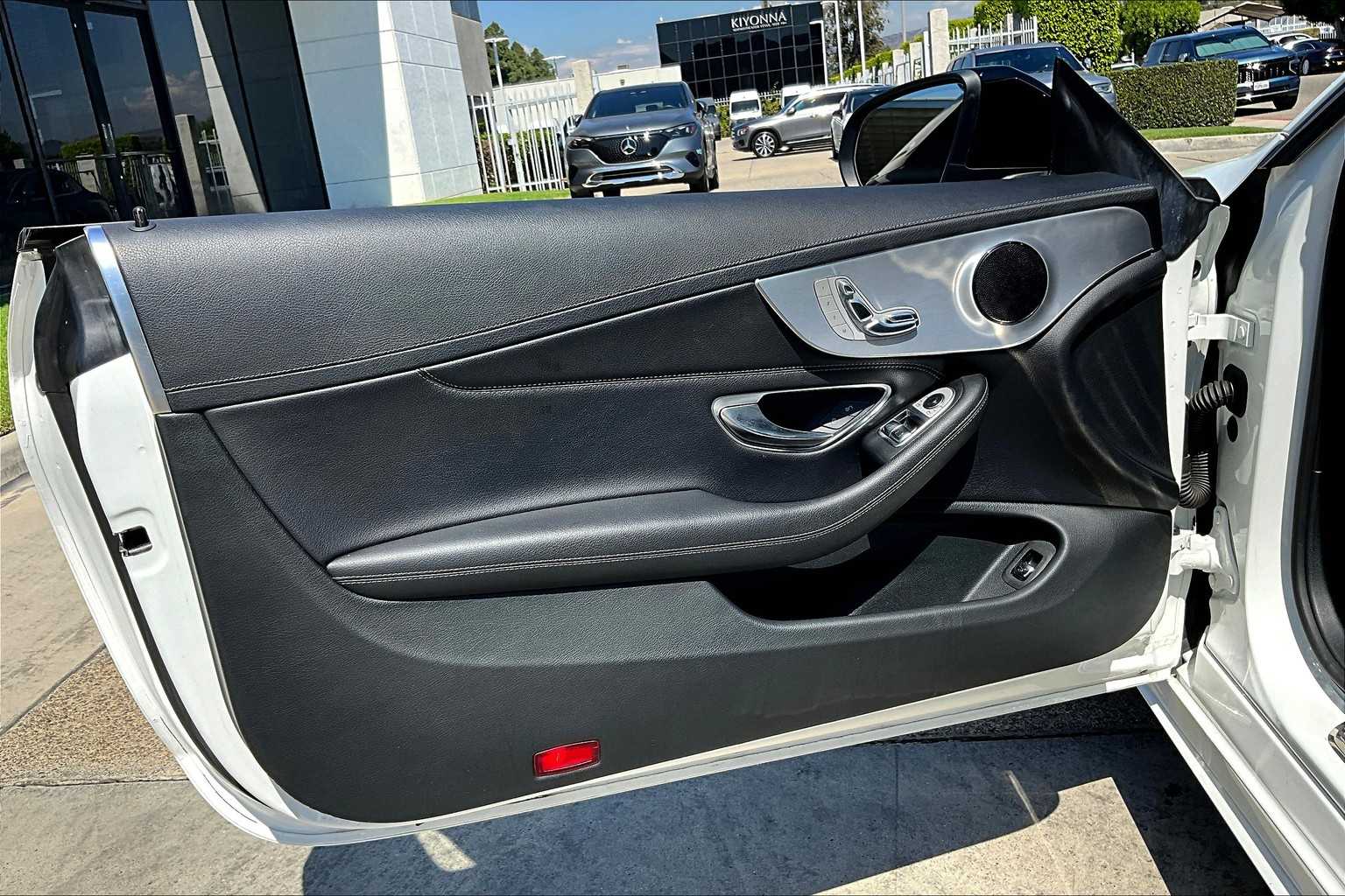 2017 Mercedes Benz C 300 photo 21