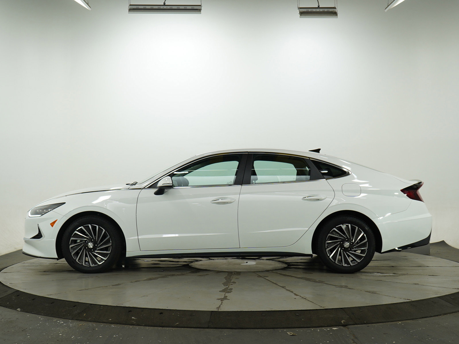 Used 2023 Hyundai Sonata Hybrid SEL with VIN KMHL34JJ1PA063434 for sale in Minneapolis, Minnesota