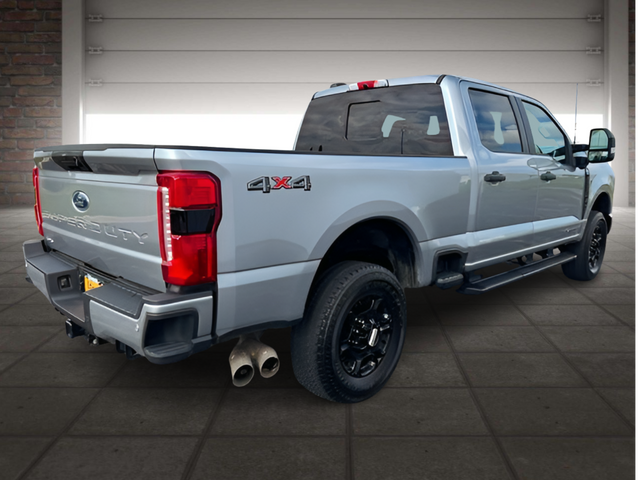 2024 Ford F-350 photo 3