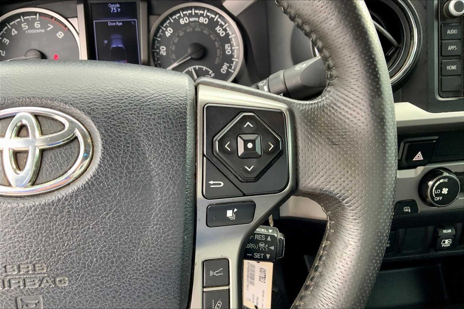 2019 Toyota Tacoma SR5 photo 21