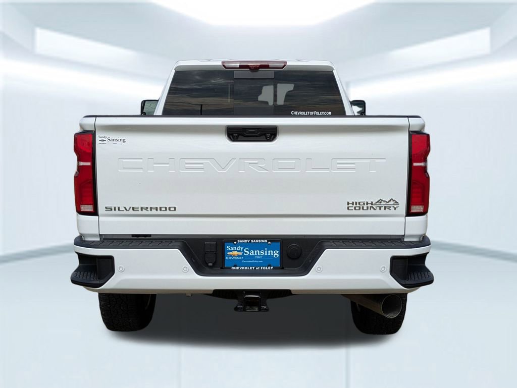 2025 Chevrolet Silverado HD photo 4
