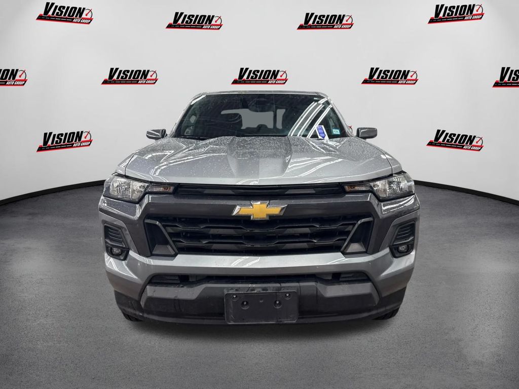 2023 Chevrolet Colorado LT photo 2