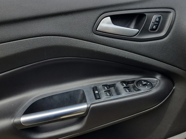 2017 Ford Escape SE photo 4