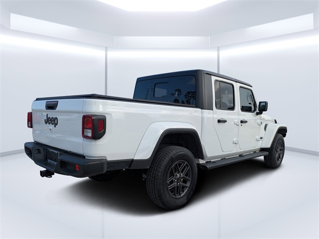 2024 Jeep Gladiator Sport photo 2