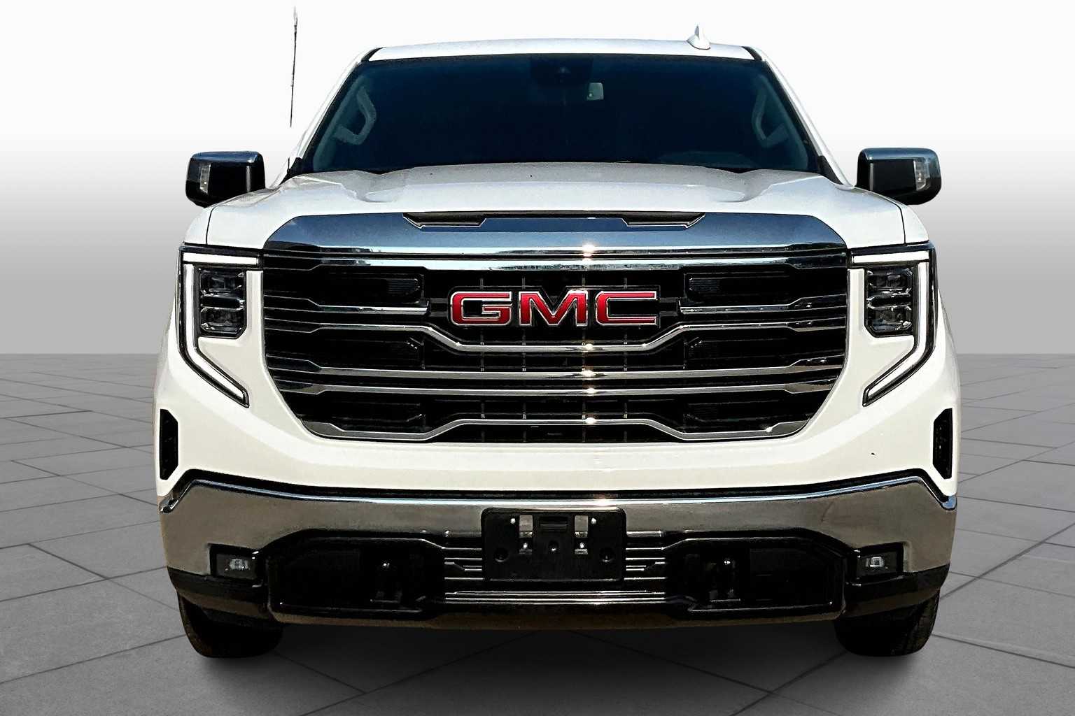2024 Gmc Sierra 1500 SLT photo 3