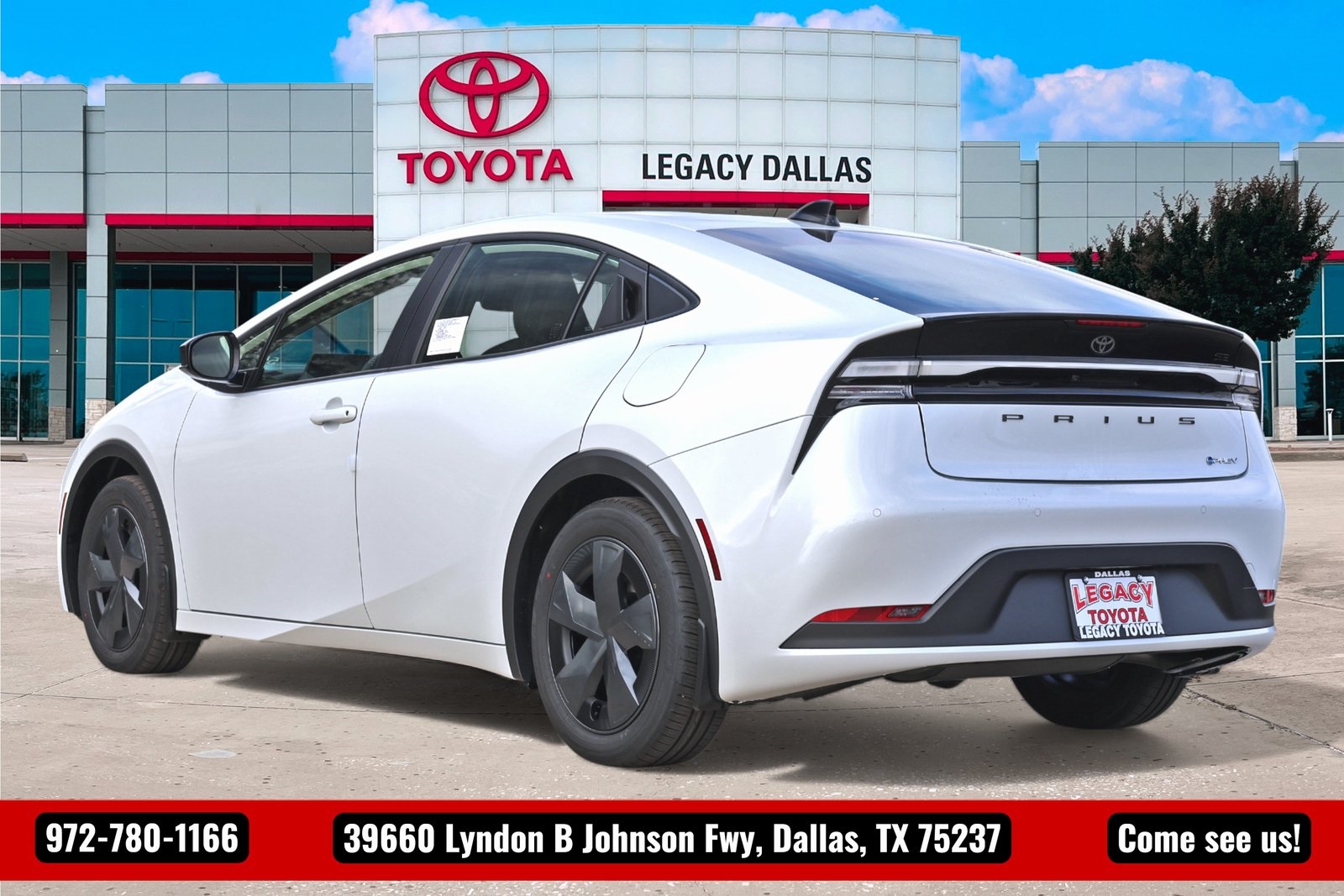 2026 Toyota Prius Plug-in Hybrid SE photo 4