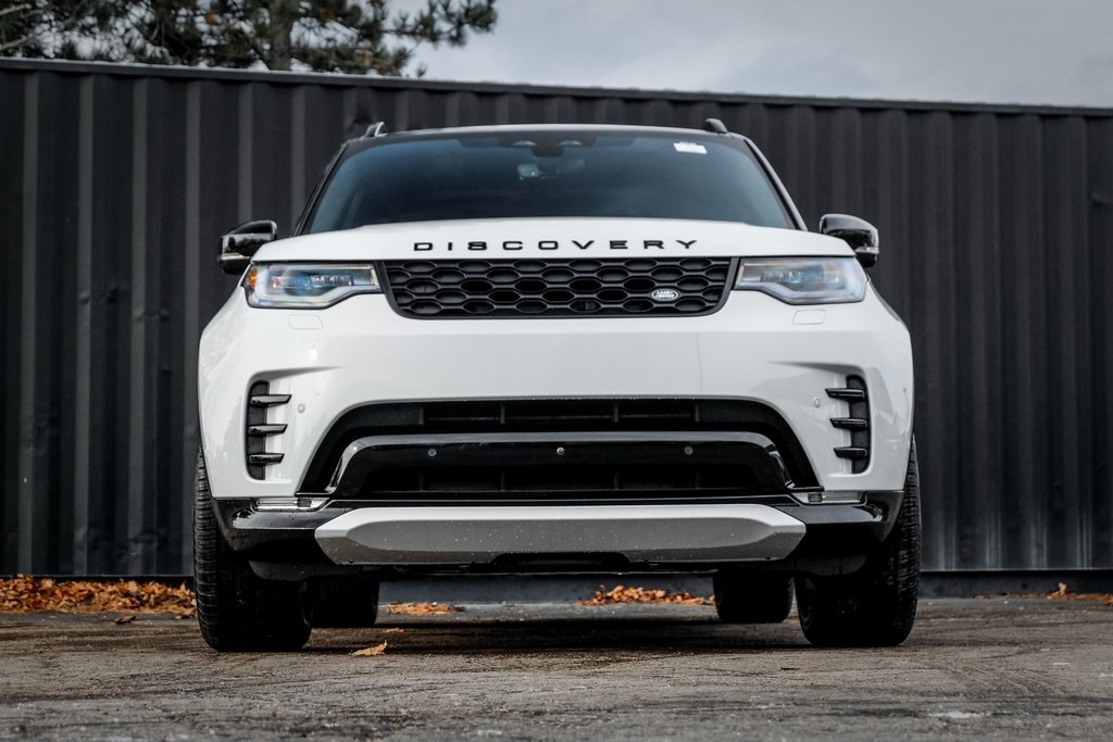 2025 Land Rover Discovery SE photo 4