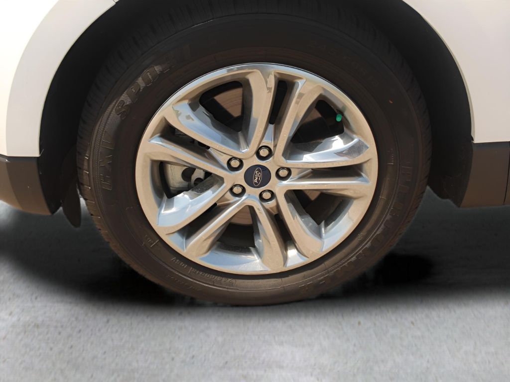 2020 Ford Edge SEL photo 9