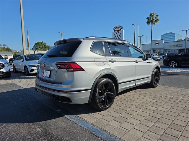 2023 Volkswagen Tiguan SE R-Line Black photo 4