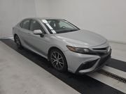 2021 Toyota Camry SE's photo