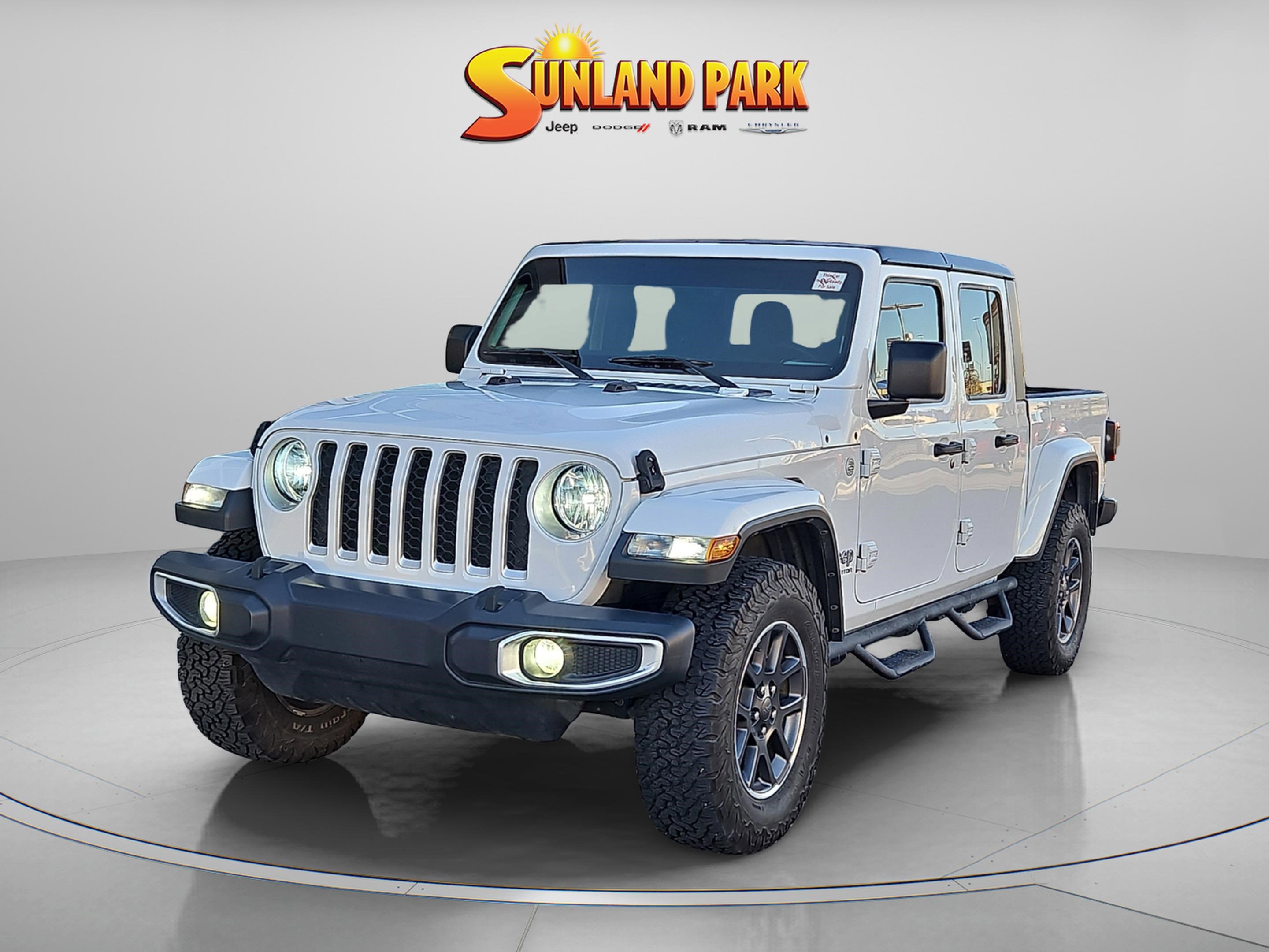 2020 Jeep Gladiator Overland photo 2