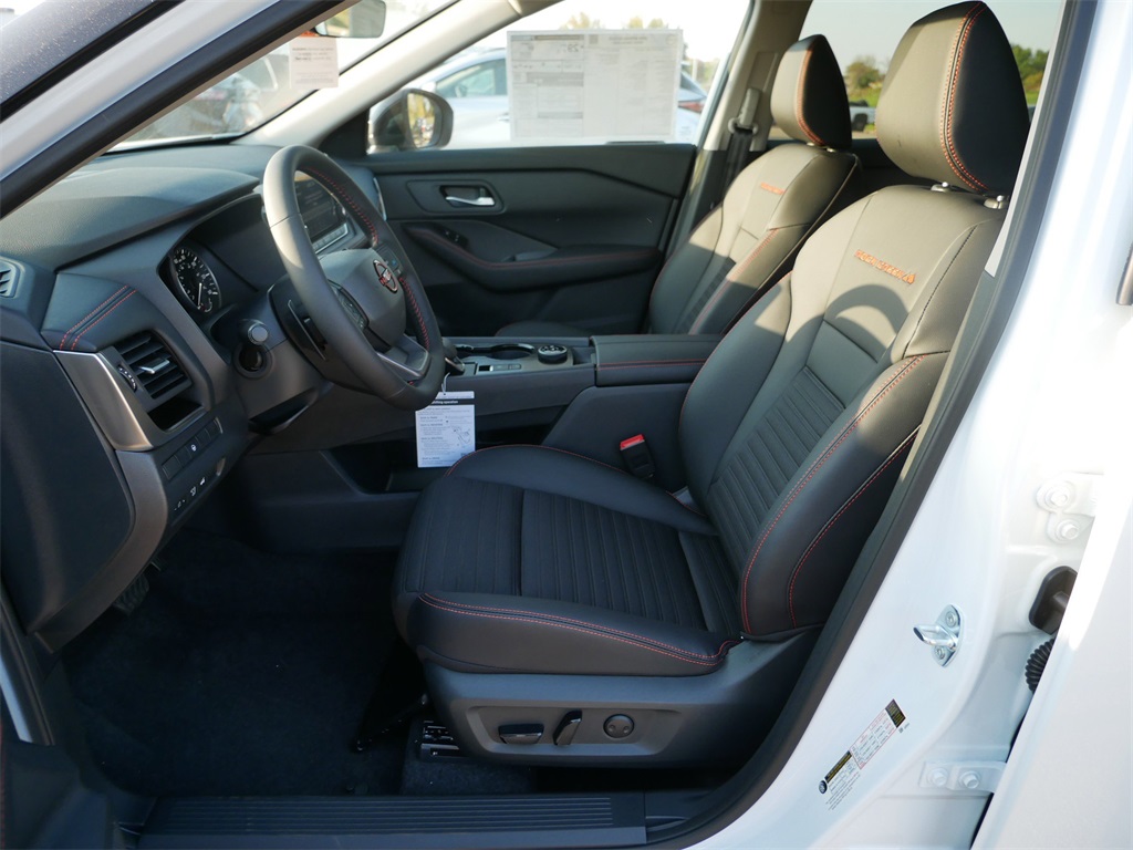 2026 Nissan Rogue AWD photo 7
