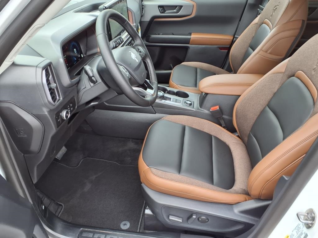 2025 Ford Bronco Sport Outer Banks photo 3