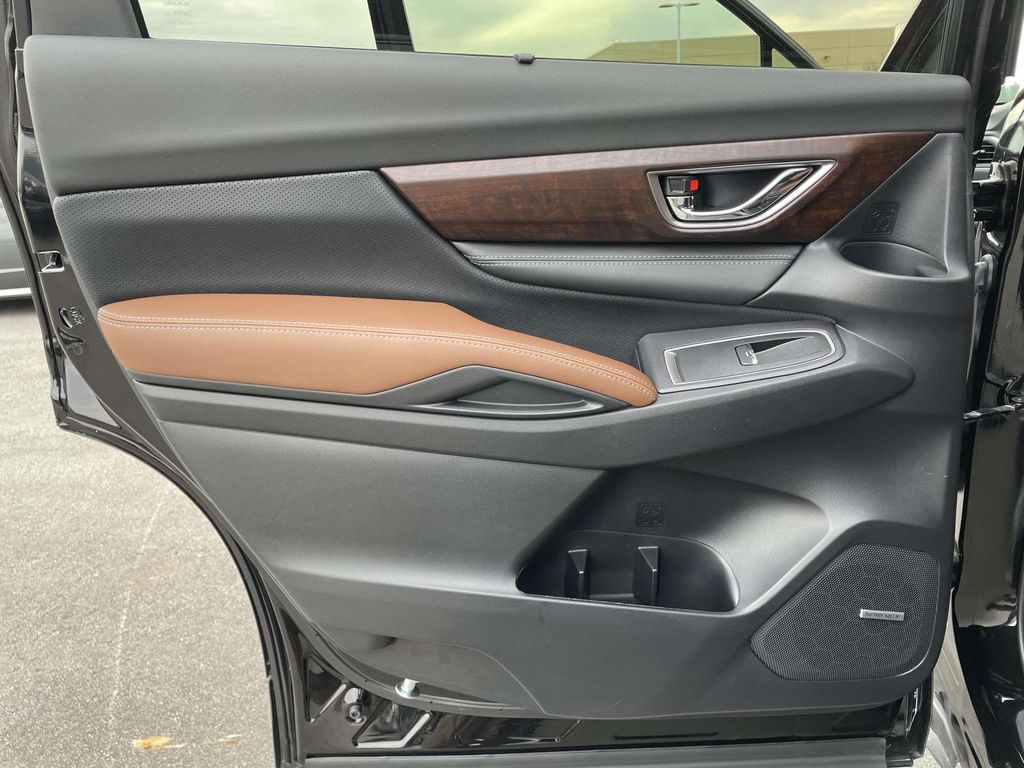 2025 Subaru Ascent Touring photo 2