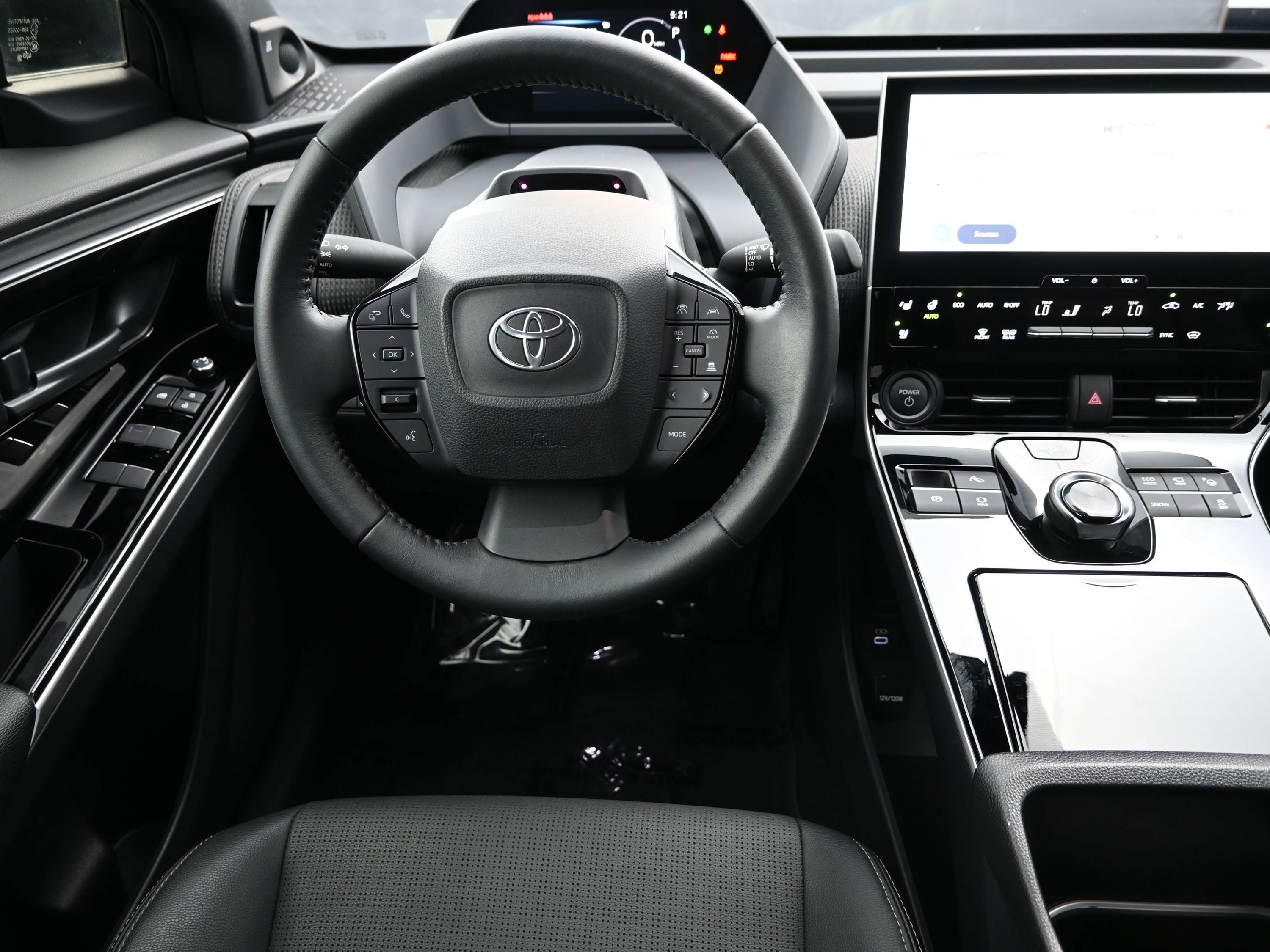 2024 Toyota bZ4X XLE photo 8