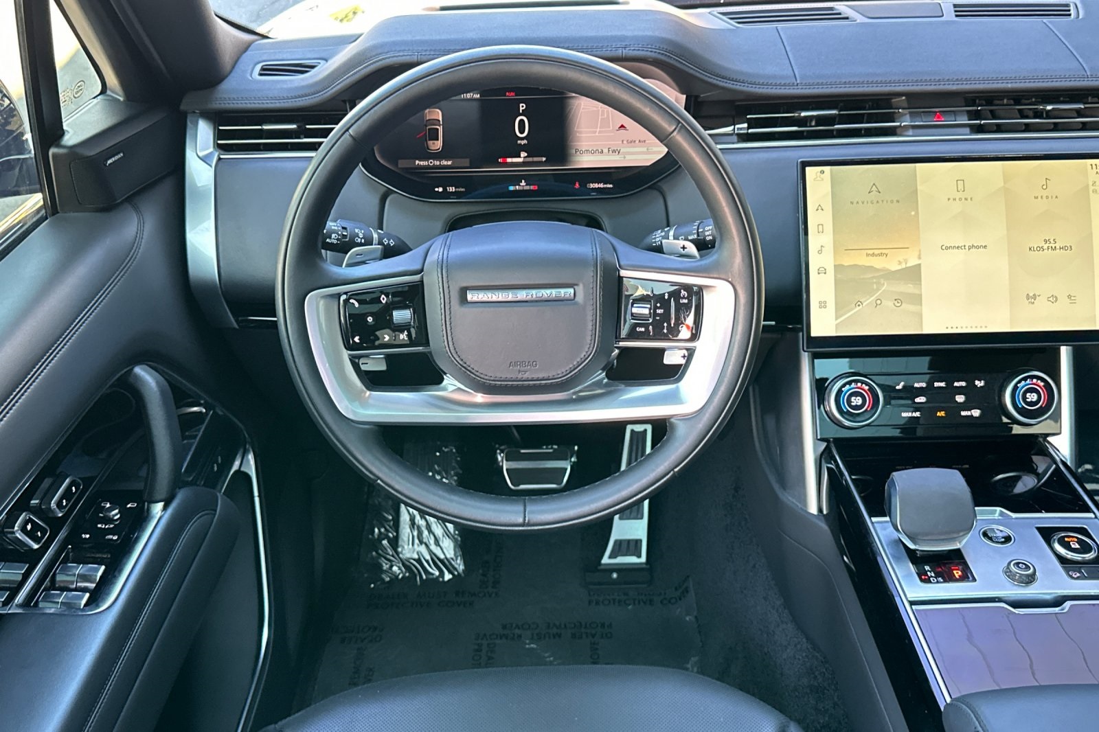 2023 Land Rover Range Rover SE photo 15