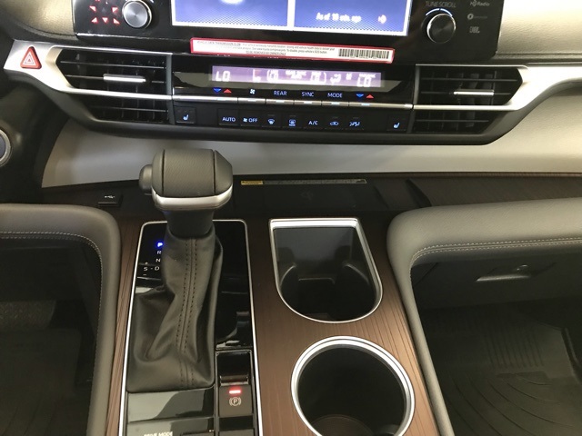2024 Toyota Sienna XLE photo 17