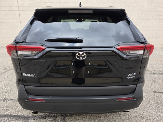 2025 Toyota RAV4 Hybrid XLE photo 4