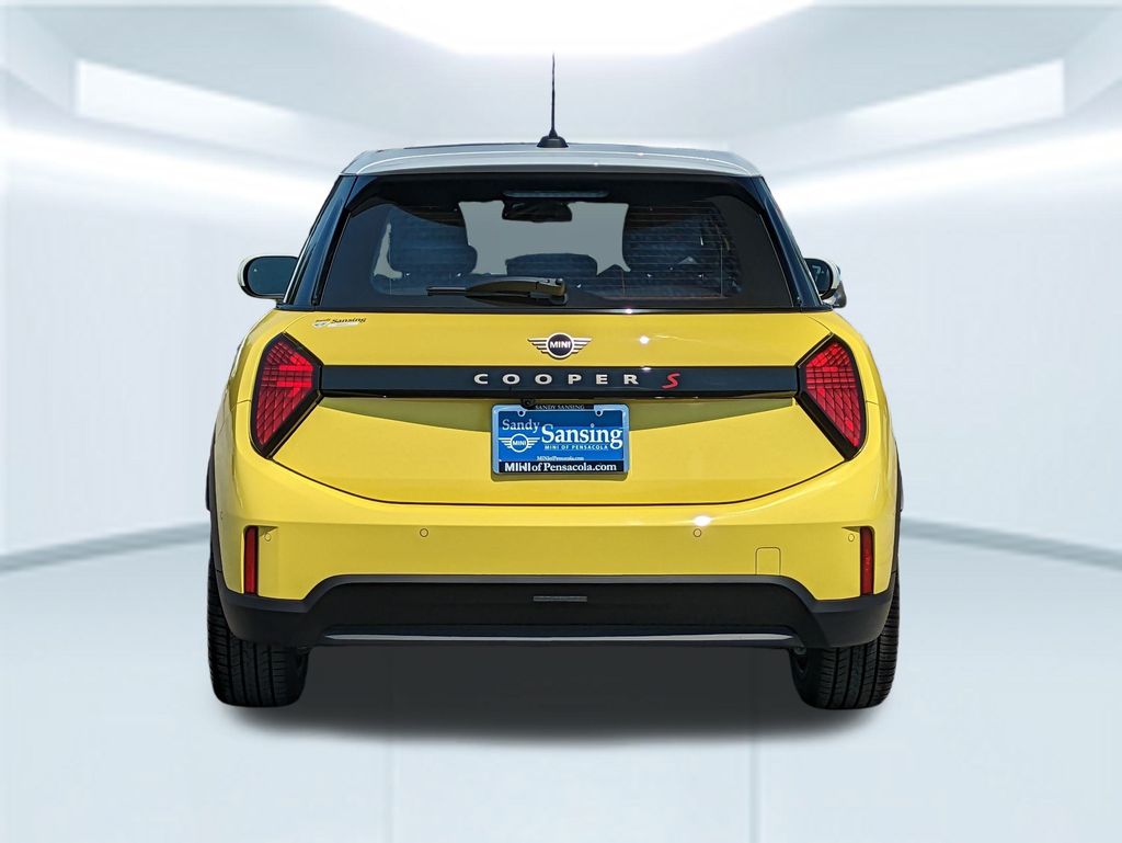 2026 Mini Cooper 4 Door Hardtop Iconic photo 4