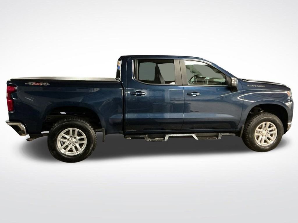 2020 Chevrolet Silverado 1500 LT photo 3