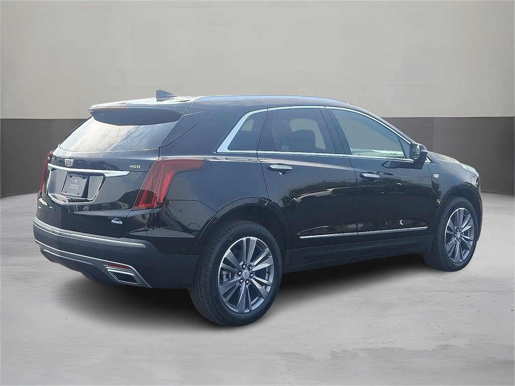 2025 Cadillac XT5 Premium Luxury photo 3