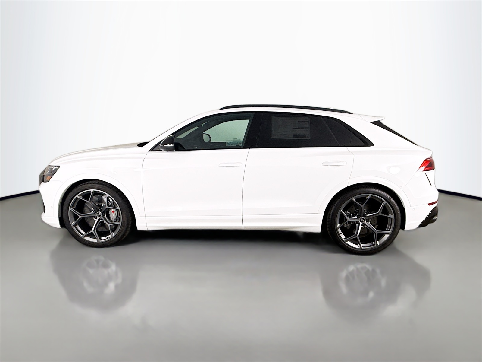 2025 Audi RS Q8 photo 4