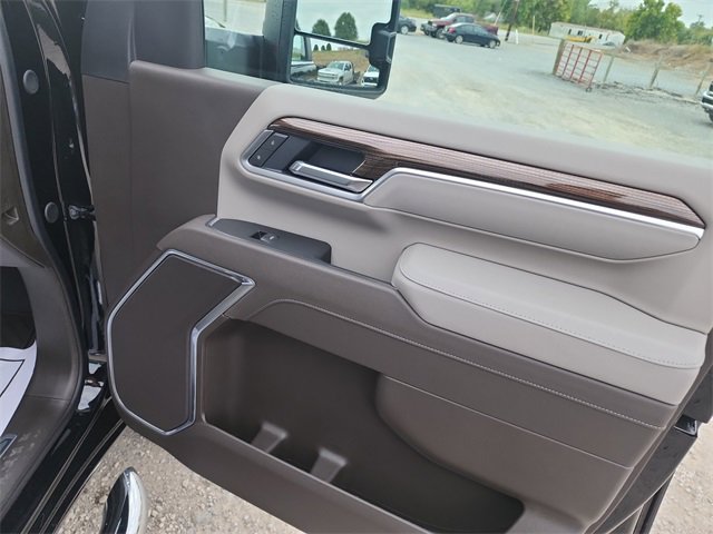2025 Chevrolet Silverado 2500HD LT photo 12