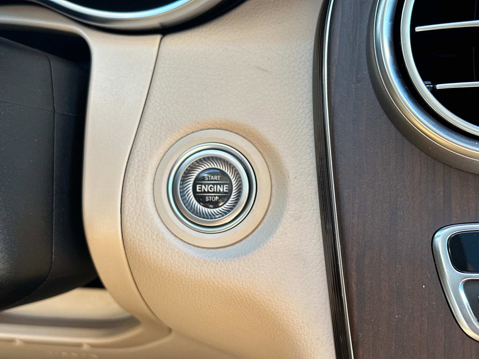 2022 Mercedes Benz GLC 300 4MATIC photo 26