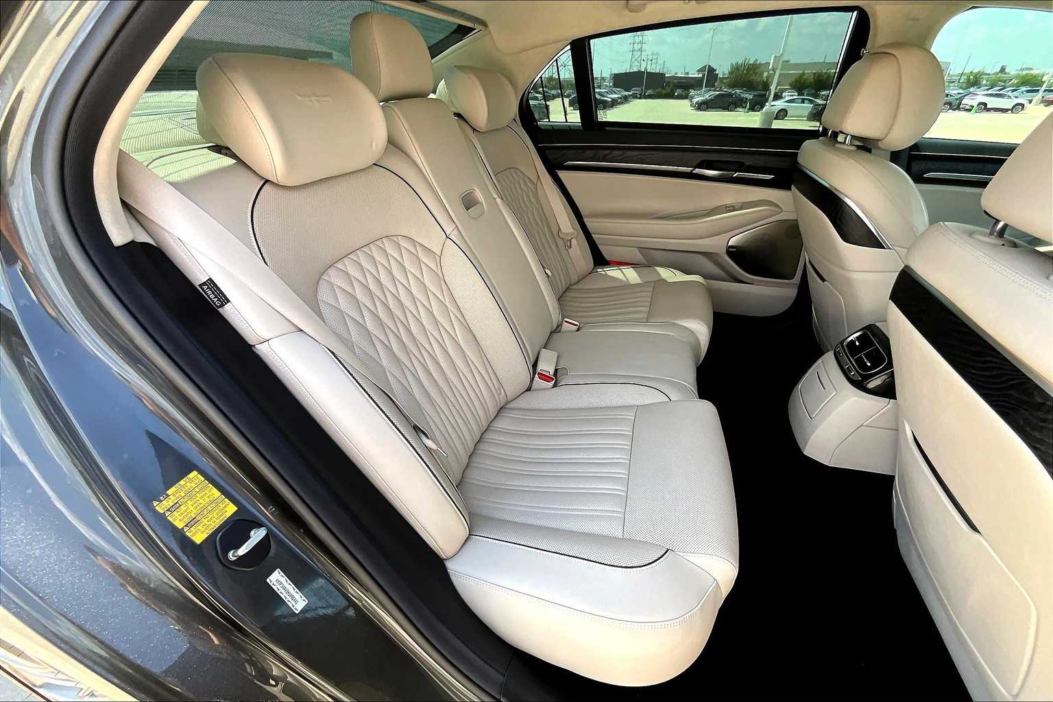 2022 Genesis G90 3.3T Premium photo 19