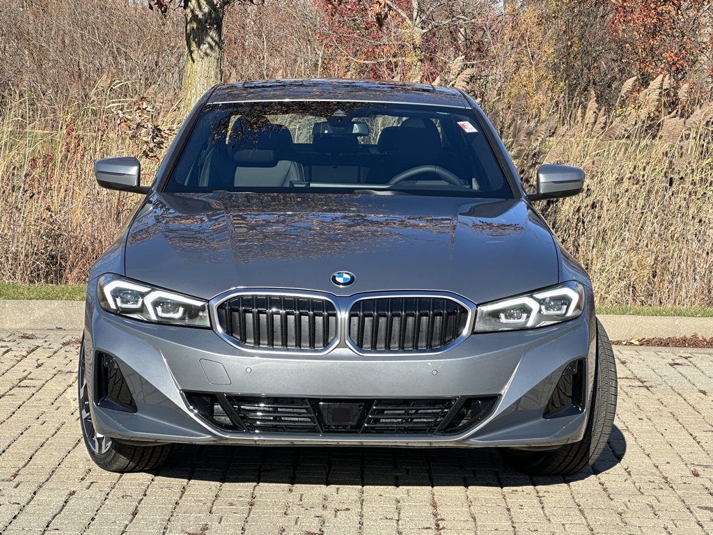 2025 Bmw 330i xDrive photo 2