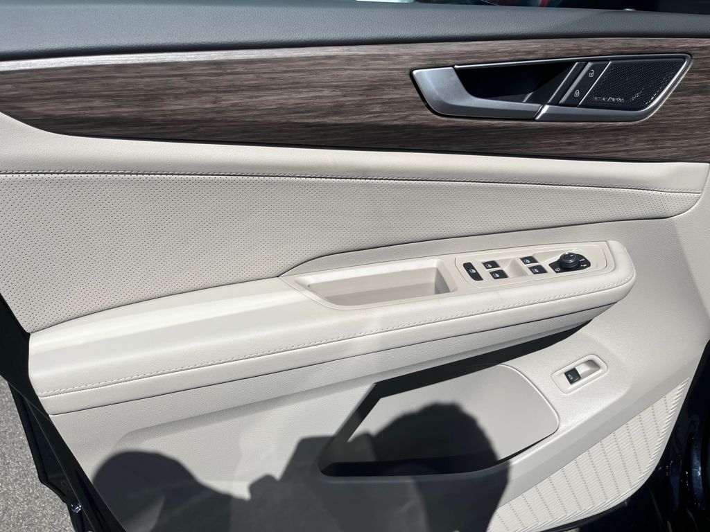 2026 Volkswagen Atlas SEL Premium R-Line photo 8