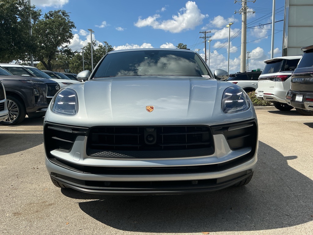 2024 Porsche Macan Base photo 2