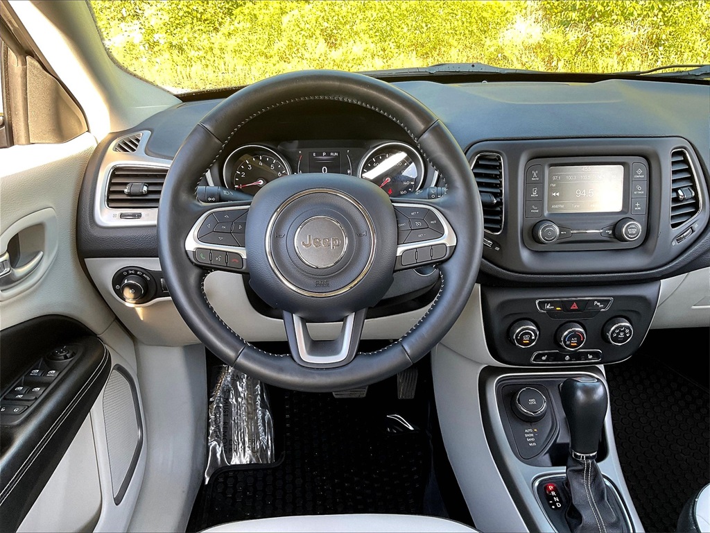 2018 Jeep Compass Latitude photo 16