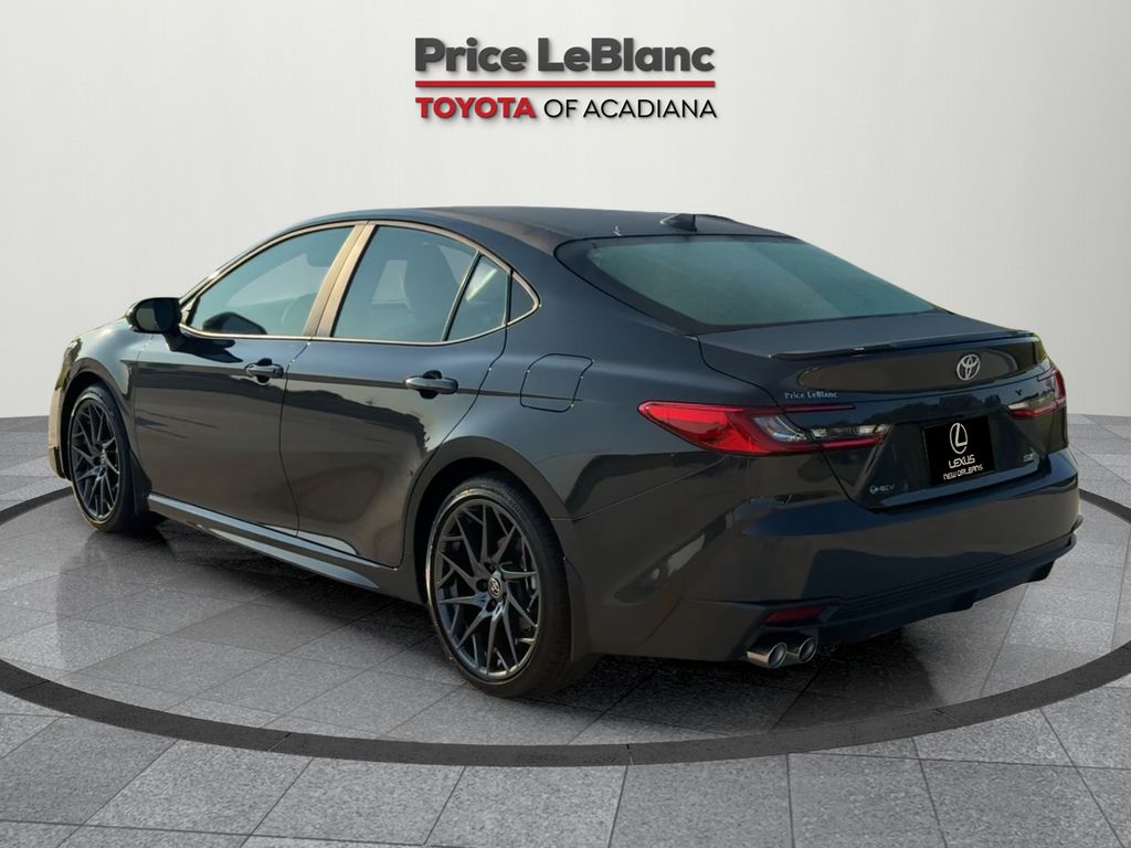 2025 Toyota Camry SE photo 5