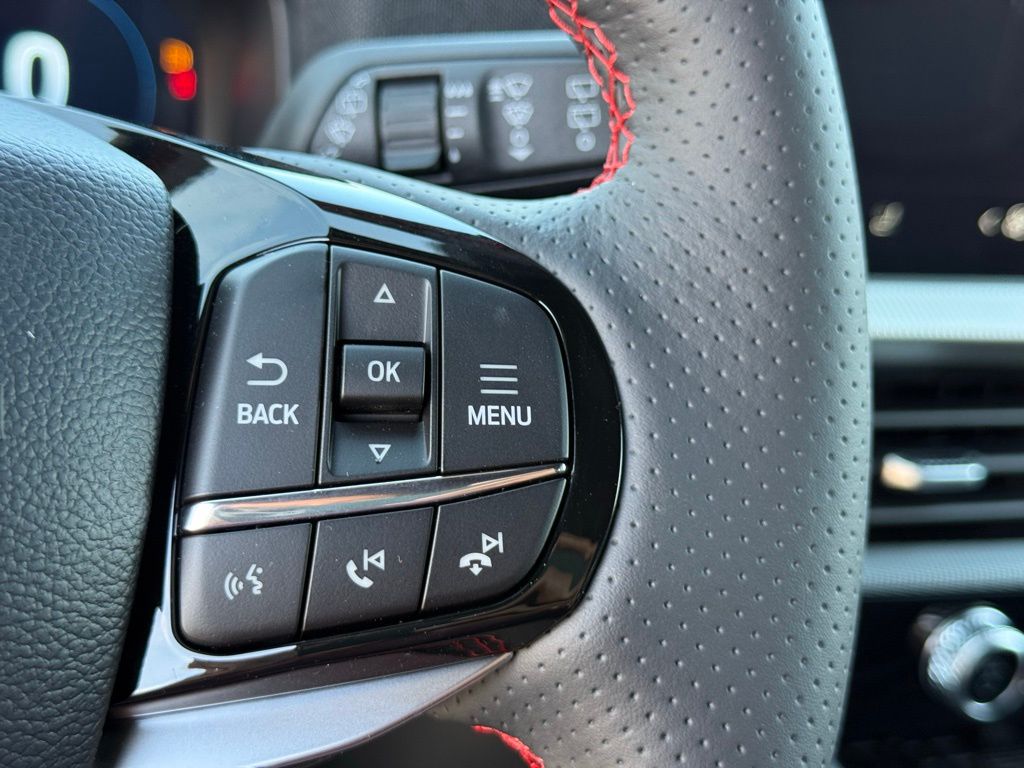 2025 Ford Explorer ST-Line photo 11