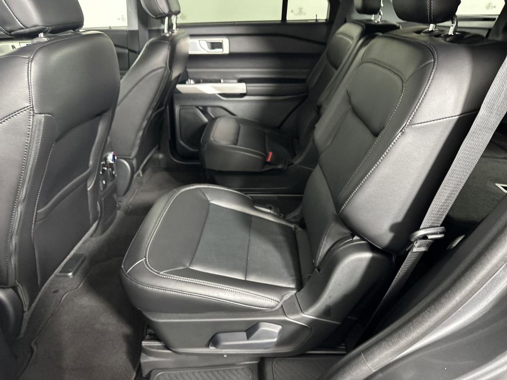 2024 Ford Explorer Limited photo 16