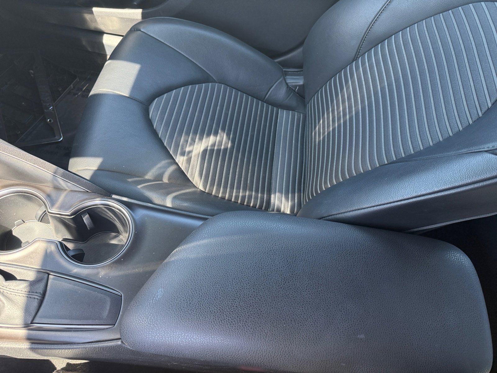 2021 Toyota Camry SE photo 14