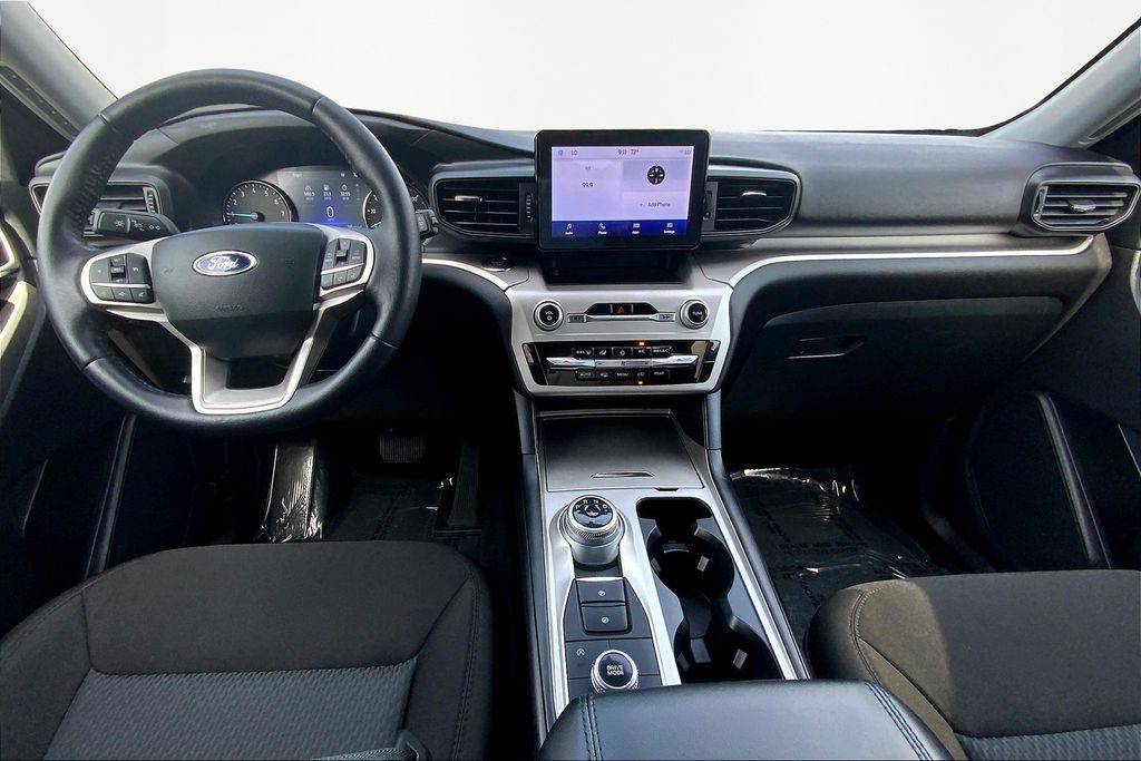2022 Ford Explorer XLT photo 2