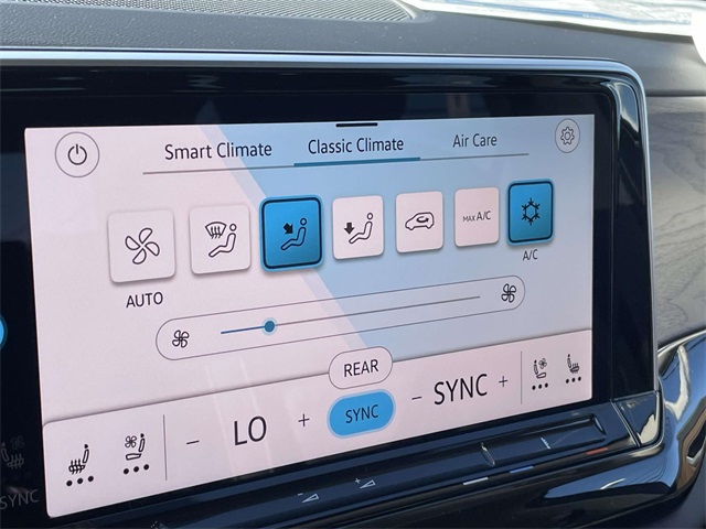 2026 Volkswagen Atlas SE Technology photo 18