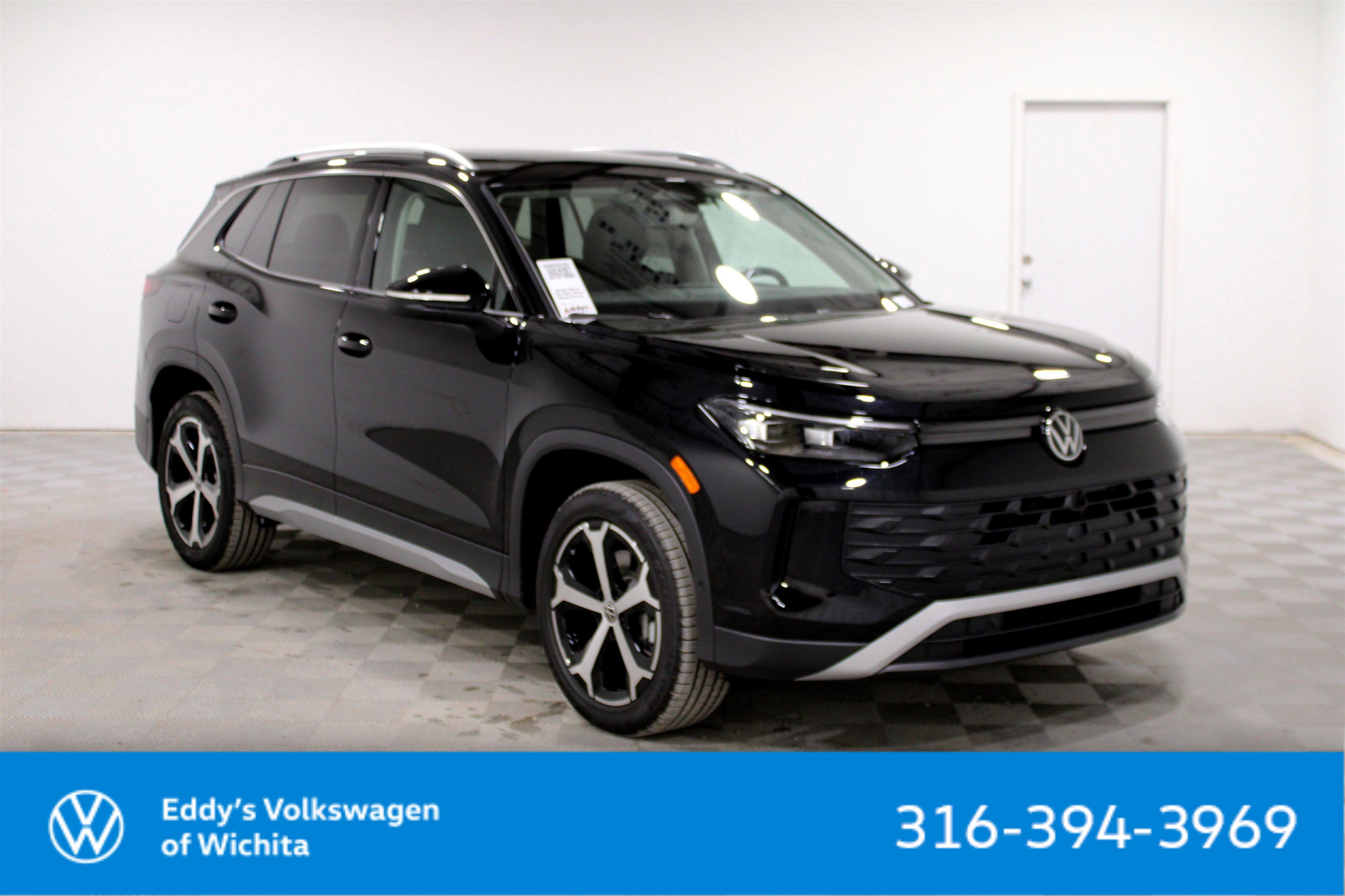 2025 Volkswagen Tiguan SE's photo